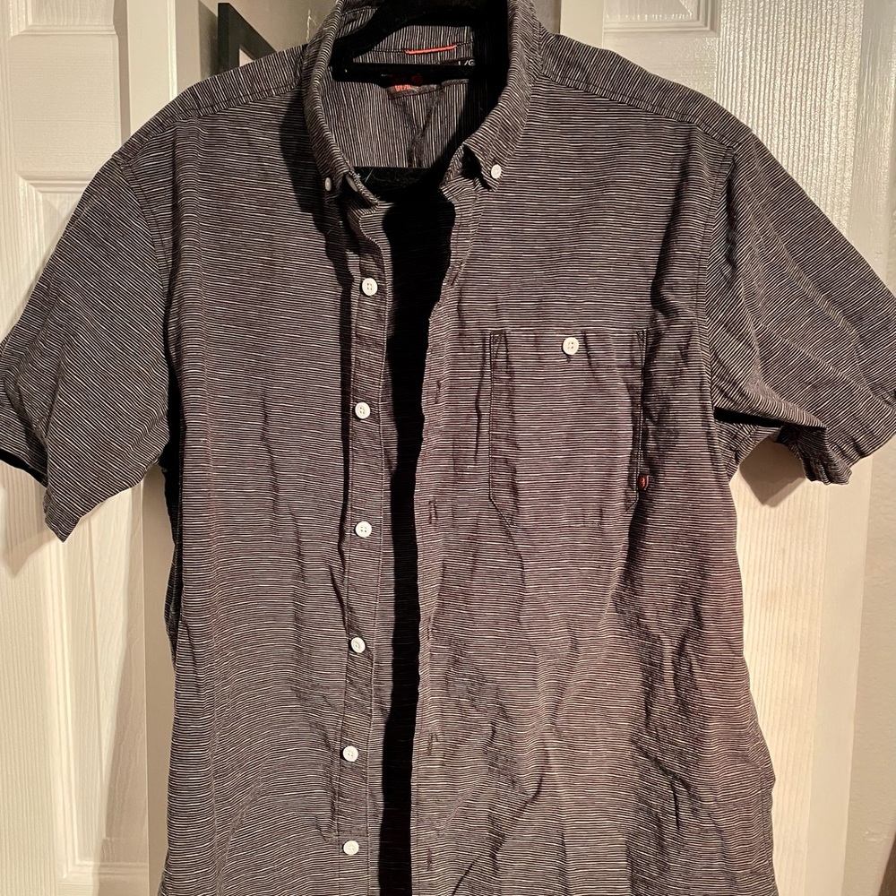 Mountain hardware men’s large button up shirt